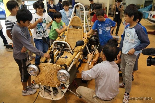 「エコカーを組み立てて乗ってみよう！」