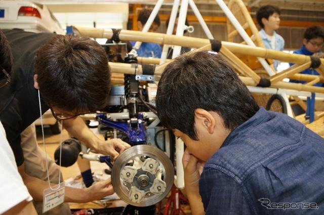 「エコカーを組み立てて乗ってみよう！」