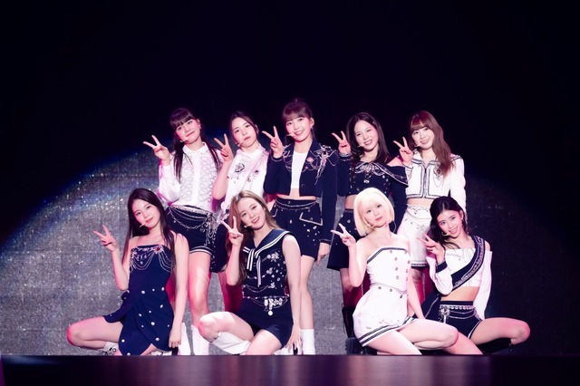 NiziU 撮影：田中聖太郎