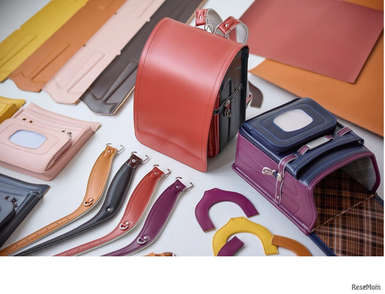 メインカラーやサイドカラー、背あてカラー・肩ベルトカラー等を選べる「羽倉のオーダーランドセル」