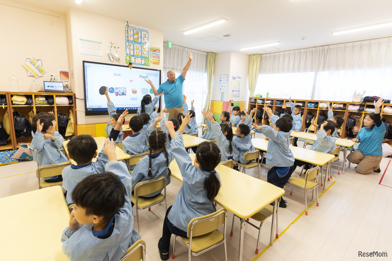 年長クラスの英語の授業のようす