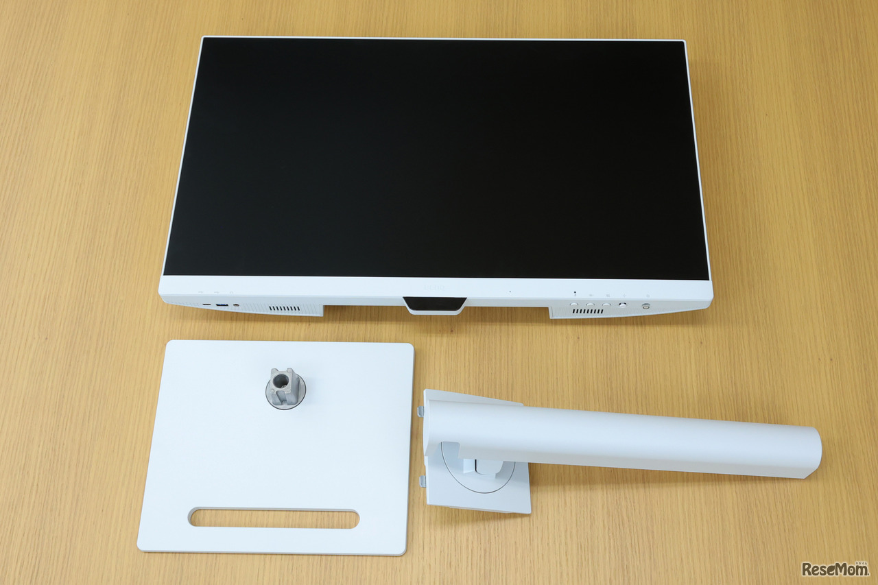 BenQのアイケアモニターGWシリーズ新製品「GW2790QT」は、3つのパーツを組み立てるだけでドライバーなどの工具は一切不要