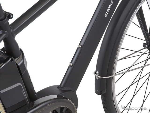 フレームにはドリンクホルダーなどの取付けが可能