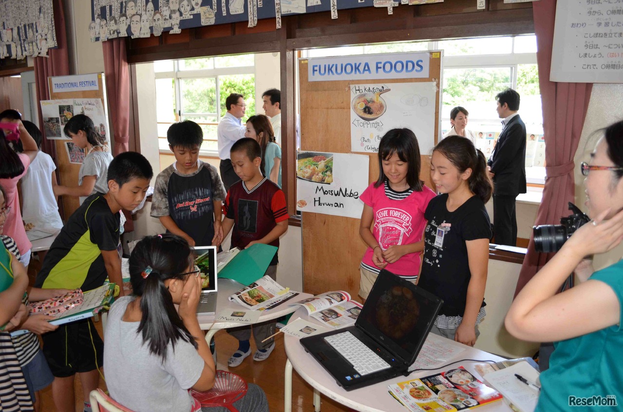 もつ鍋と博多ラーメンを紹介したブース