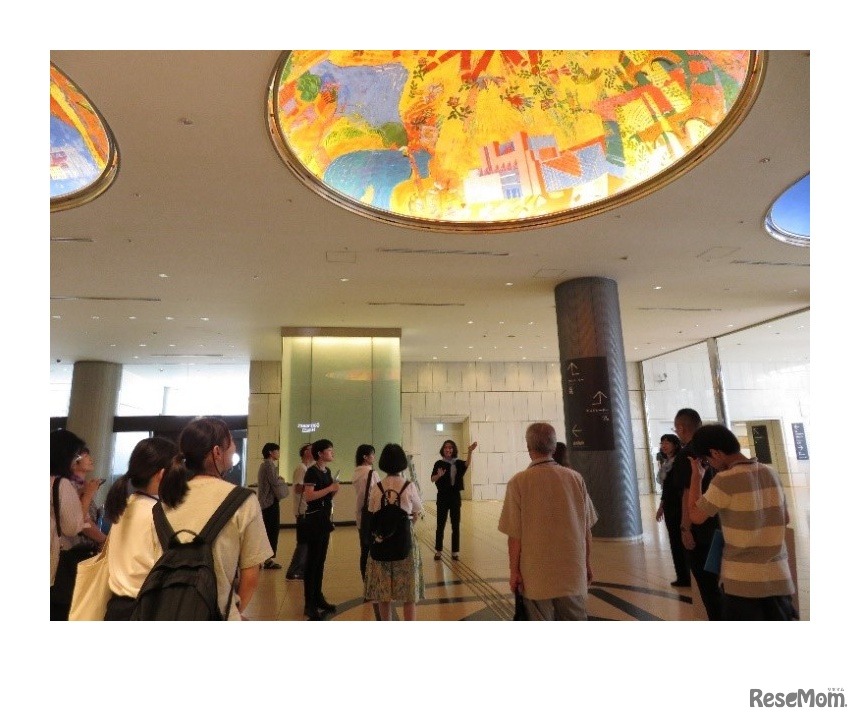 ツアーガイドによる案内