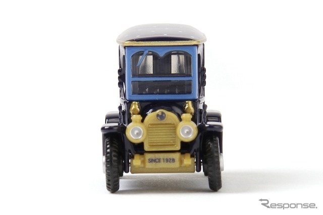 「洋服の青山」限定デザイン『トミカ製オリジナルミニカー』　(C) TAKARA TOMY、(C) Disney