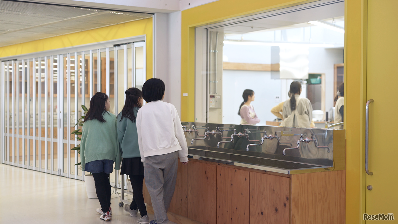 学校・地域の空間からも簡単にアクセスが可能な空間設計