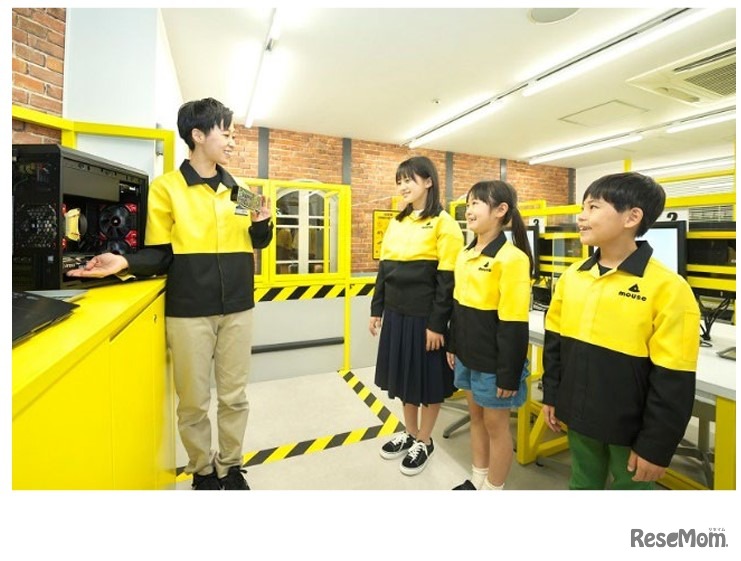 キッザニア甲子園「パソコン工場」パビリオンのようす