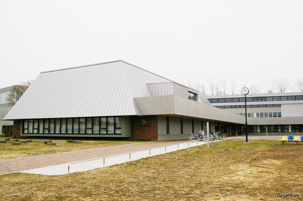 安平町立早来学園