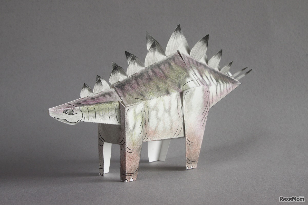 受講者全員に「恐竜ペーパークラフト」をプレゼント