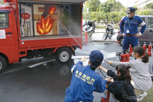 防火防災体験：初期消火訓練