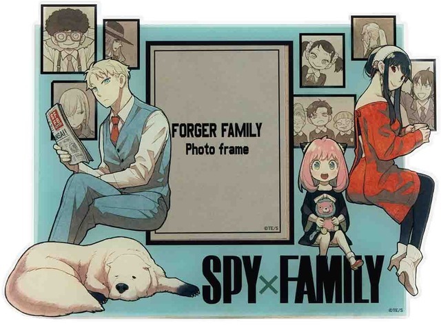 「SPY×FAMILY展」フォージャー家アクリルフォトフレーム 3,520円（税込）（C）遠藤達哉／集英社