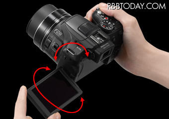 「LUMIX DMC-FZ200」のフリーアングル式3型液晶ディスプレイ