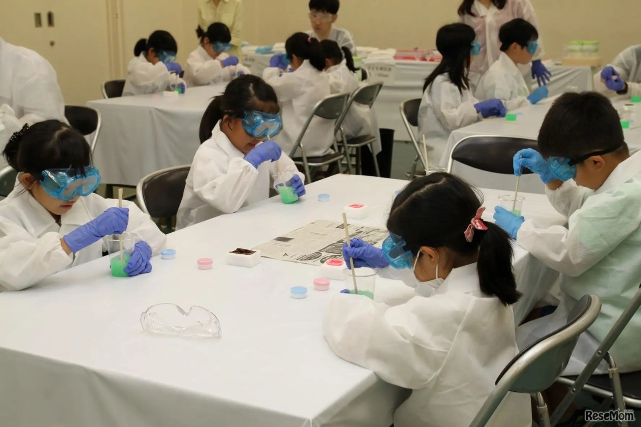 化学実験のようす