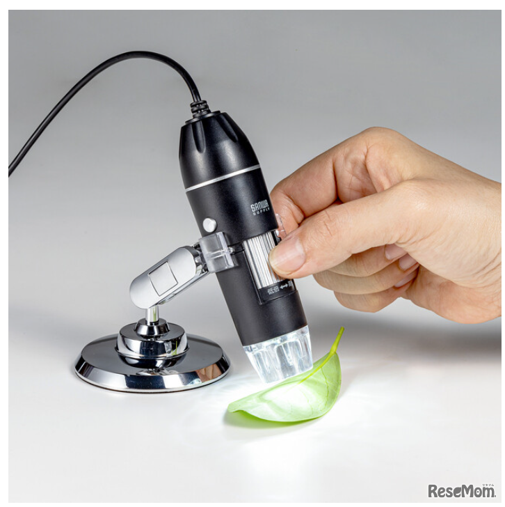 ダイヤルを回転させるだけでフォーカス調整ができる