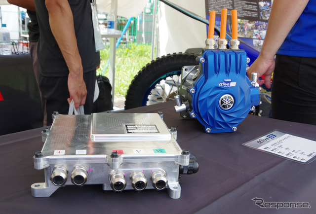 学生フォーミュラの企業PRコーナー。ヤマハ発動機はEVモーター、インバーターを展示