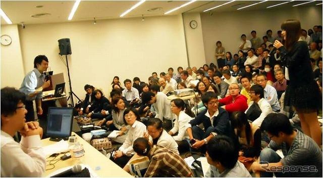 前回、特別講演の模様