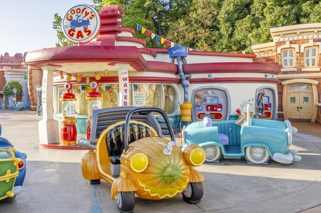 撮影スポットが盛りだくさん！！東京ディズニーランド「ディズニー・ハロウィーン」デコレーションを紹介 As to Disney artwork, logos and properties： (C) Disney