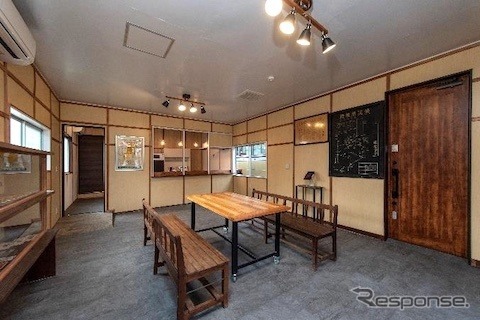 ばすてい：旧案内所建物