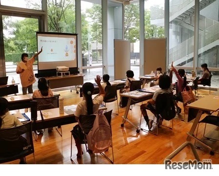 電大ガールズの理科実験教室