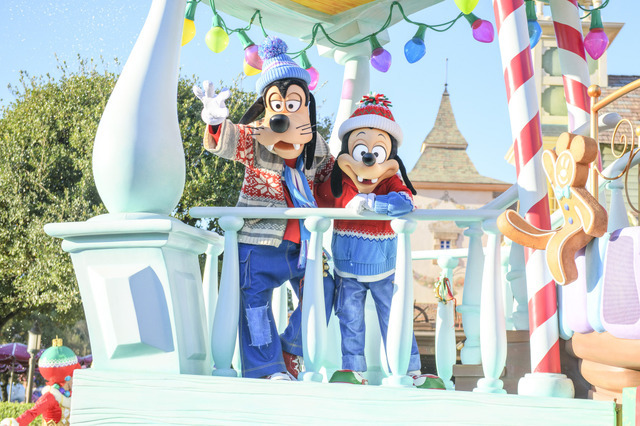 東京ディズニーランドにホリデーがやって来た！「ディズニー・クリスマス・ストーリーズ」公演写真公開