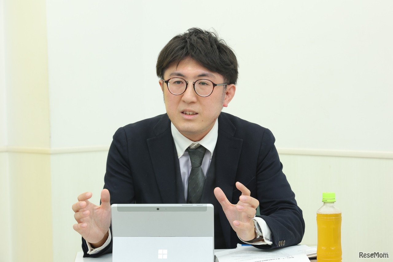 駿台予備学校 課長補佐の浦野恭平氏