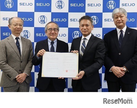 左から上野副学長、杉本学長、工藤校長、本間副校長