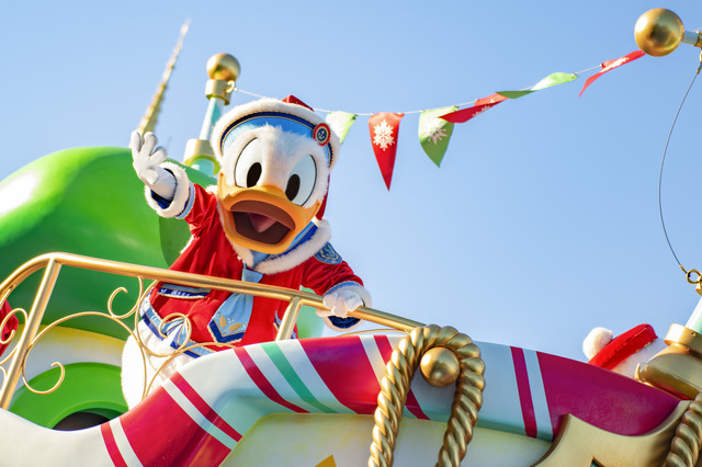 東京ディズニーランドで公演中のパレード「ディズニー・クリスマス・ストーリーズ」
