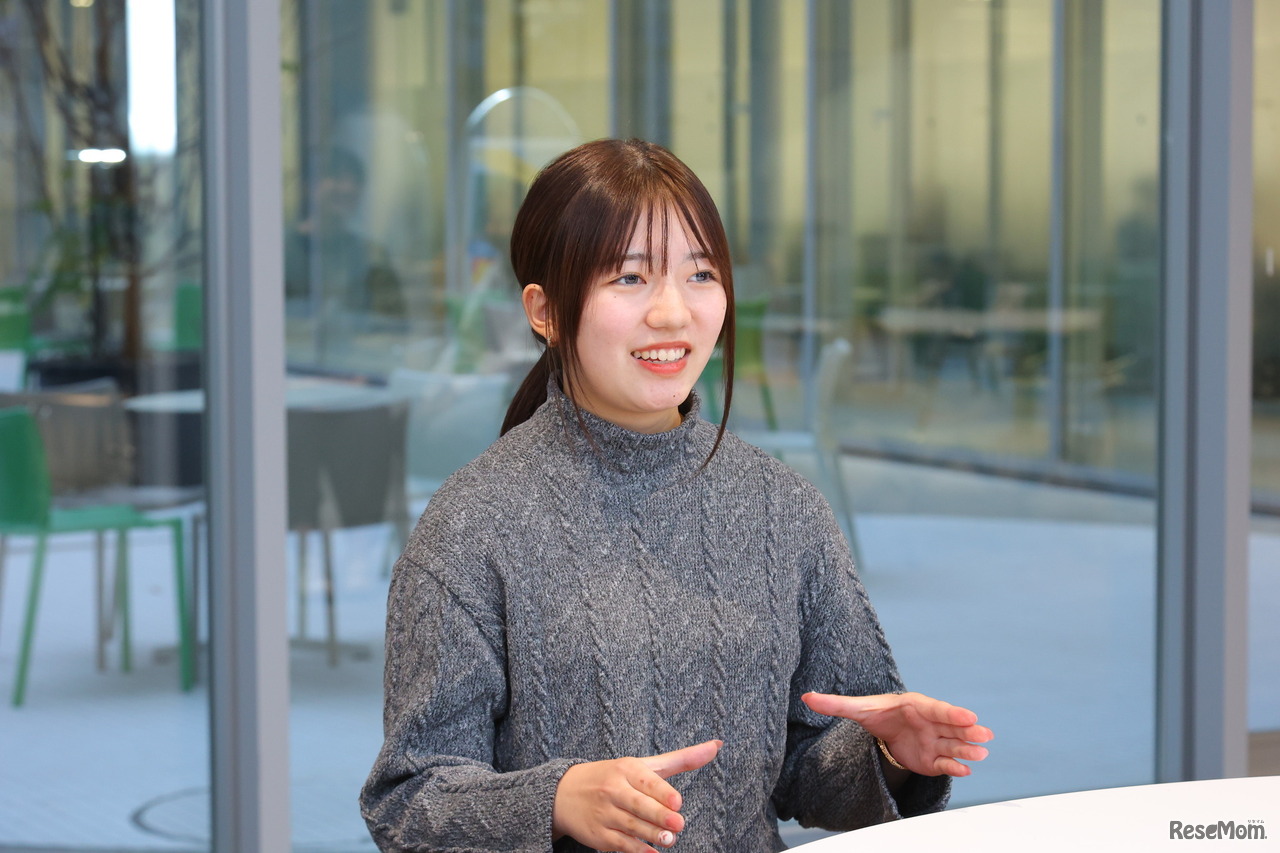 ベトナムの若者の向上心を感じたという斎藤さん。同じ世代の人が英語を流暢に話していたことから、英語をもっと勉強したい、と刺激を受けた