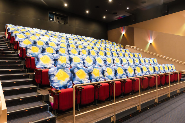 “願い星”スターと一緒に映画『ウィッシュ』の世界に没入！シネマイクスピアリで「ディズニーシアター」展開中