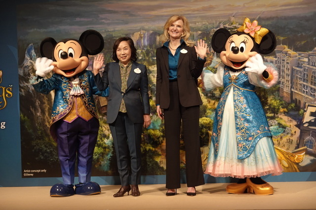 新衣装のミッキー＆ミニーもお披露目！新エリア「ファンタジースプリングス」開業100日前セレモニー開催