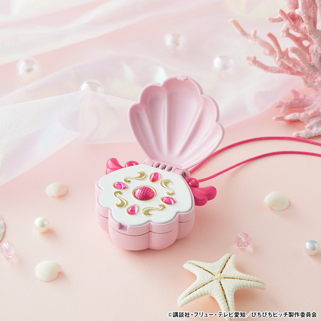 「NARIKIRI WORLD Store Pop Up」「マーメイドメロディー ぴちぴちピッチ Special Memorize アクアピッチ 七海るちあ」4,950円（税込）（C）講談社・フリュー・テレビ愛知／ぴちぴちピッチ製作委員会