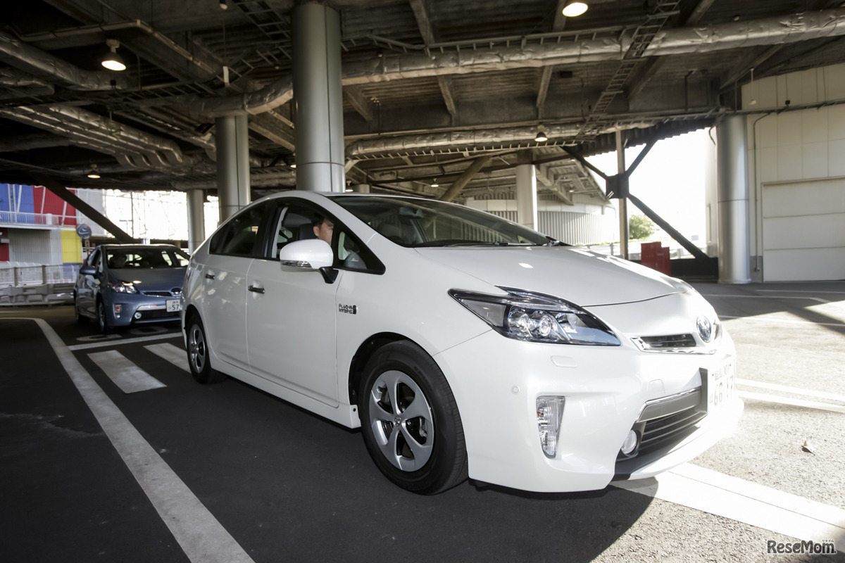 試乗車のプリウスPHV