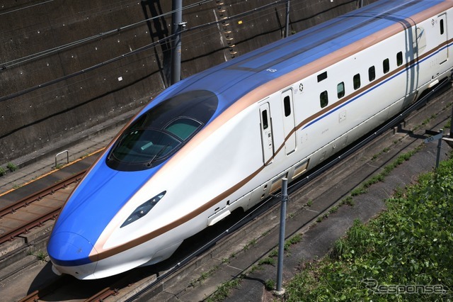新幹線E7系電車