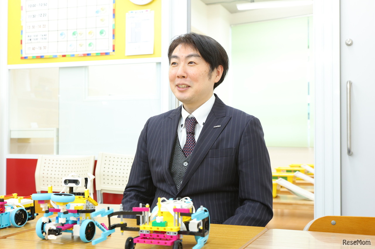 取材に応じてくれたクレファス学園長の岡崎大介氏