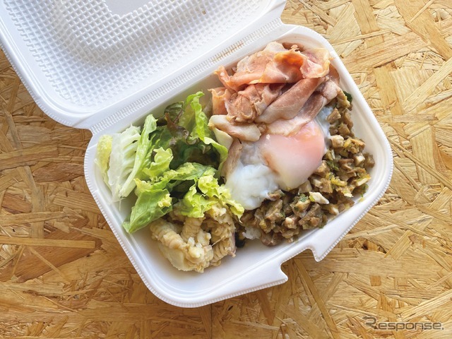 KITCHEN REVEL / SHOP STOP