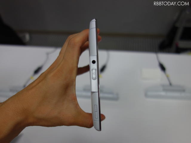 「MEDIAS TAB UL N-08D」