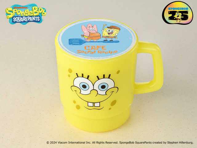 「CAFE Secret Recipe」アートラテ　選べる秘密のソース入り　ICE・HOT (定番カフェラテ/いちご/ココナッツ)価格：980円（税込）