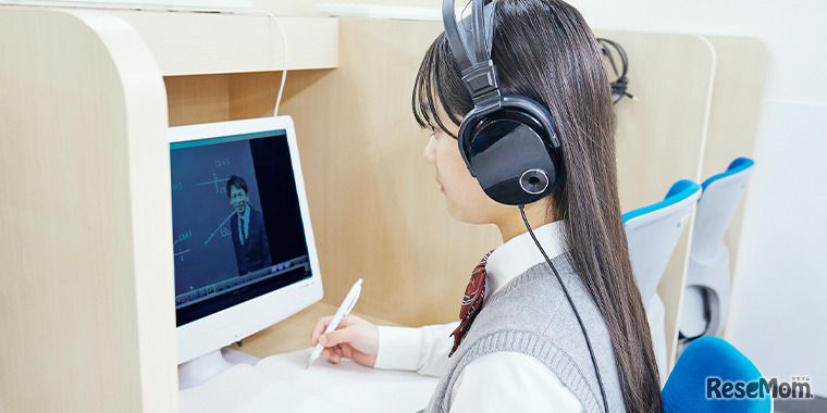 「河合塾マナビス」は、ひとりひとりの進度や理解度にあわせて講座を選択できる