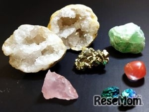 鉱物の色合いには秘密が…