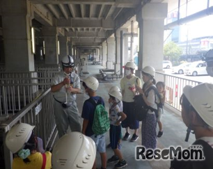 施設見学のようす