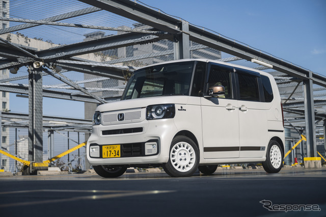 Honda新型N-BOX純正アクセサリー装着車