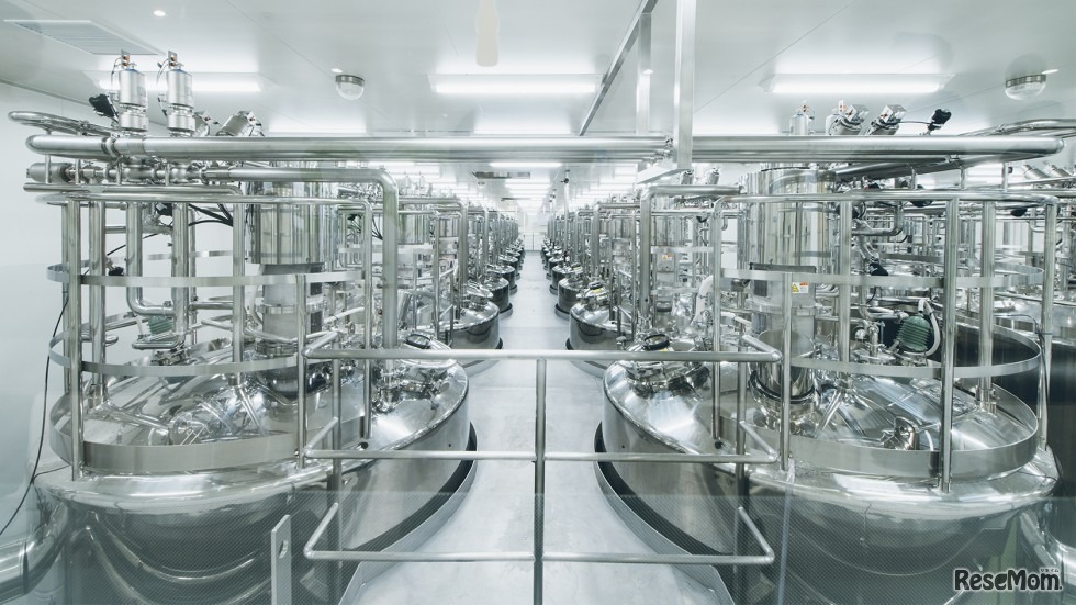 グリコピア CHIBA：パピコ製造ライン