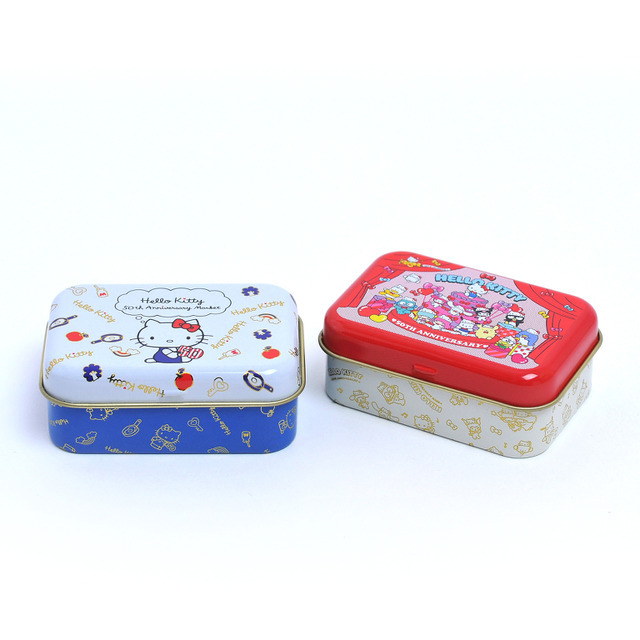 『ハローキティ』「Hello Kitty 50th Anniversary Market」ミニ缶（全2種／各660円）
