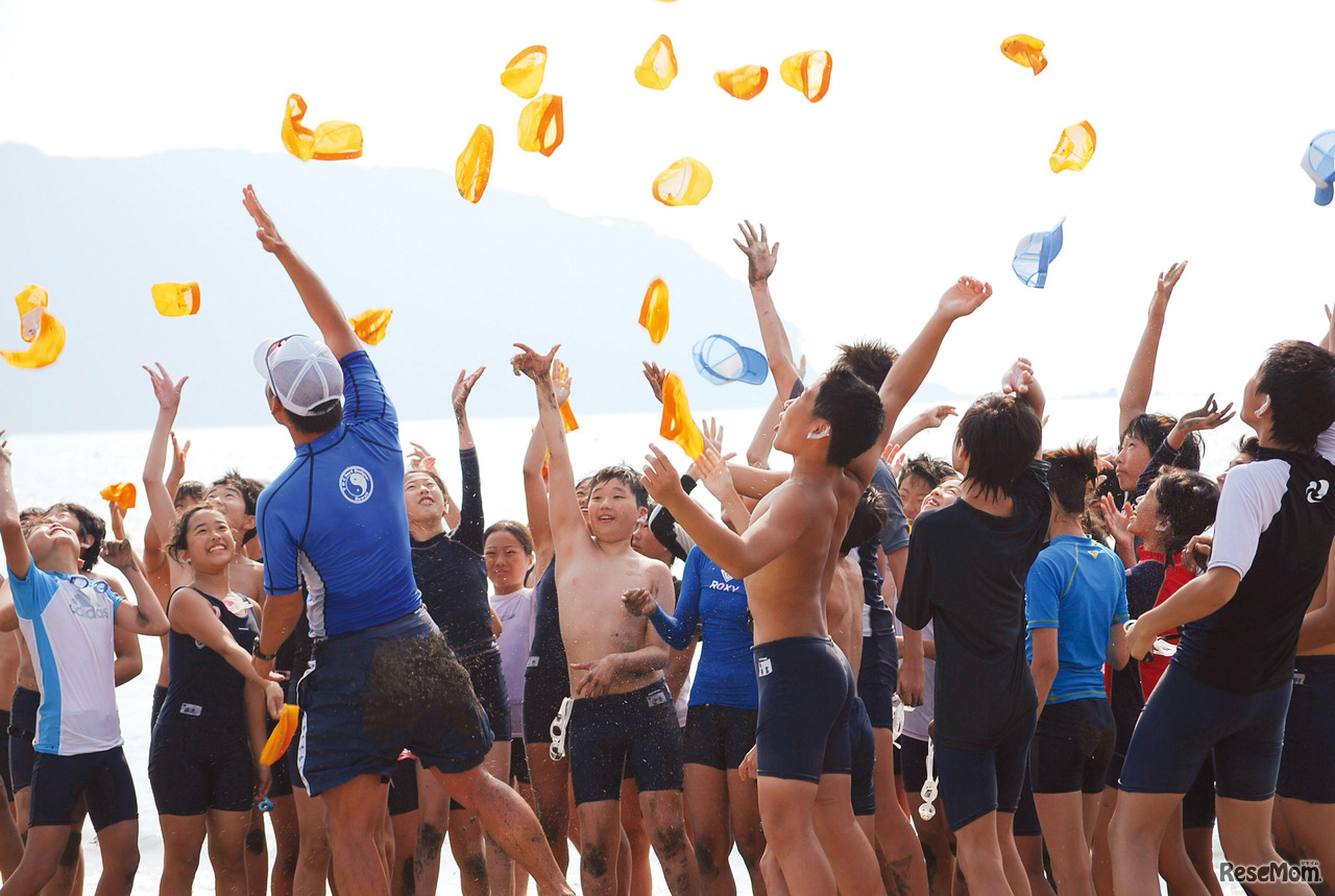中1の夏に実施される「海の学校」