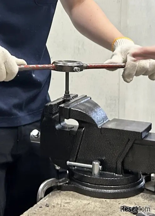 ねじ製造スタッフの仕事