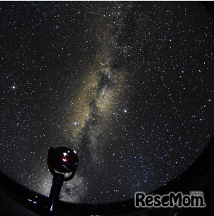 とよはしプラネタリウムが生まれた50年前の星空を再現