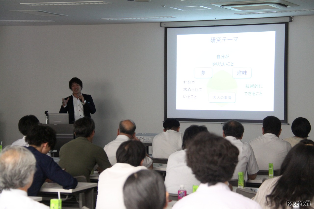 iPadを活用した教育事例を紹介する広尾学園の木村教諭