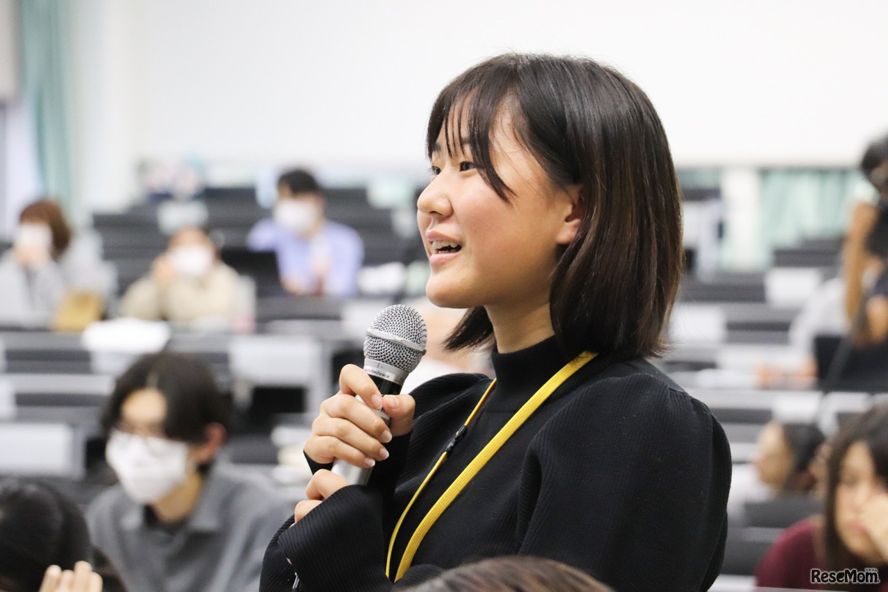 子供たちによる「水辺の課題」の発表と交流