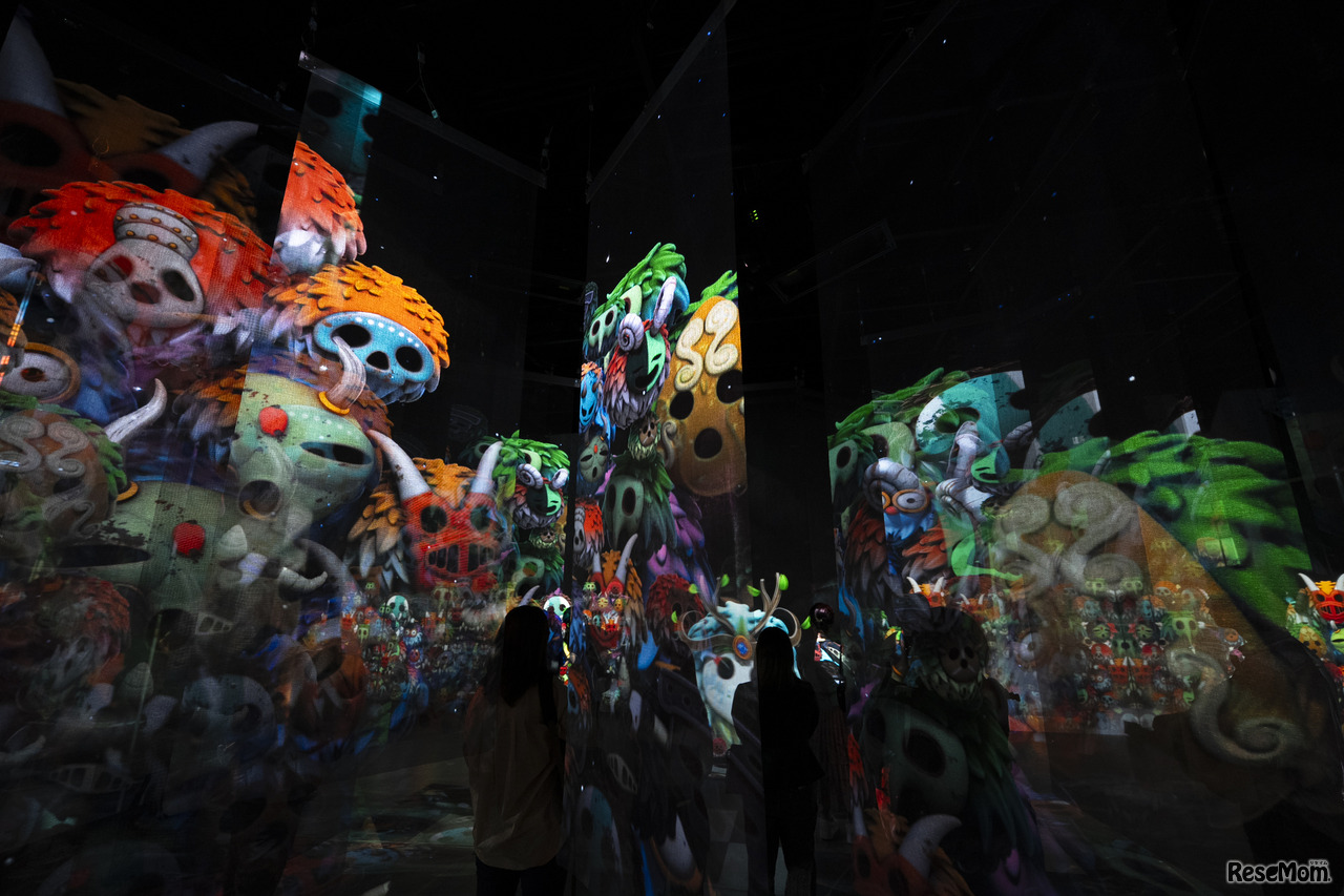 床からの振動も感じながら、全身で体験 するアニメxミュージカルの世界